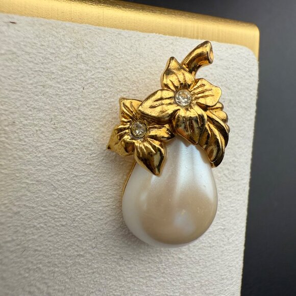 Vintage Avon Gold-Tone Faux Pearl & Flower Earrings With Rhinestone Accents Eleg - Picture 4 of 8